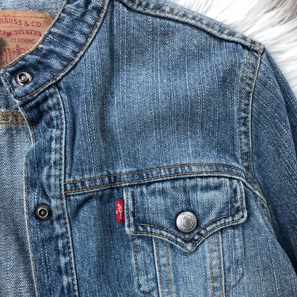 Vintage y2k Levi’s denim jacket - Picture 4 of 6